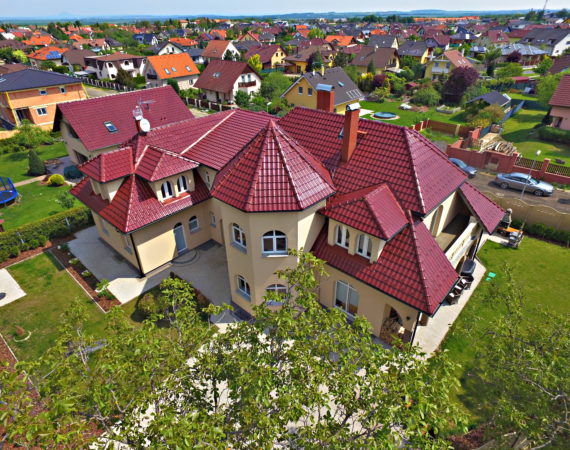 [Obrázek: skola-pro-bohate-570x450.jpg]
